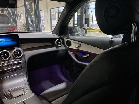 Certified 2022 Mercedes-Benz GLC 300 w/ Premium Package Lite image 4