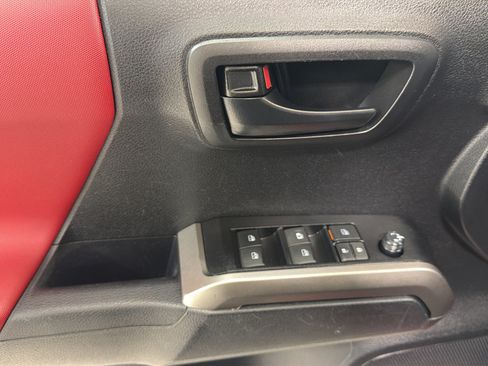 Used 2023 Toyota Tacoma SR5 RWD image 11