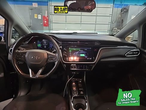 Used 2022 Chevrolet Bolt LT w/ Infotainment Package image 1