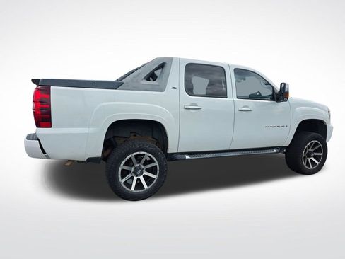 Used 2007 Chevrolet Avalanche LT w/ LT Preferred Equipment Group image 4