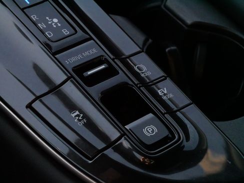 Certified 2024 Toyota Crown Limited w/ Advanced Technology Package image 30