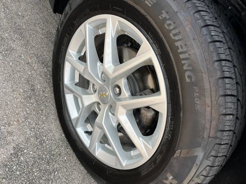 Used 2023 Chevrolet Equinox LT AWD/4WD image 37