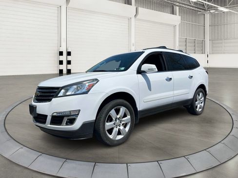 Used 2017 Chevrolet Traverse LT w/ Style and Technology Package AWD/4WD image 7