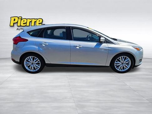 Used 2017 Ford Focus Titanium FWD image 6