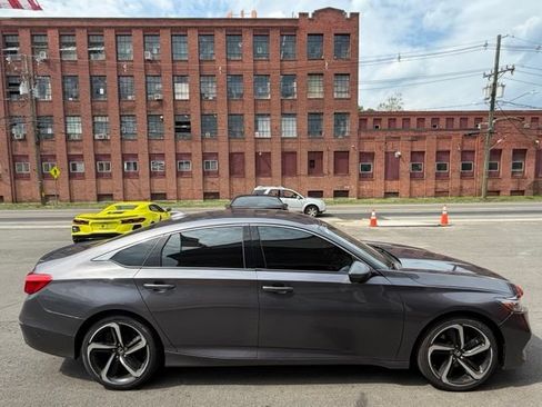 Used 2019 Honda Accord Sport image 4