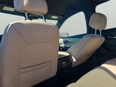 Used 2023 Chevrolet Traverse LS FWD image 8