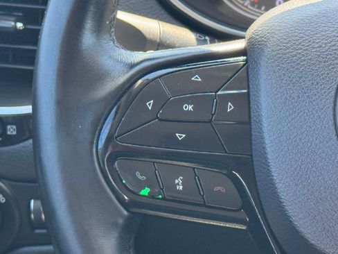 Used 2019 Jeep Cherokee Altitude image 16