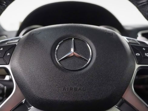 Used 2013 Mercedes-Benz ML 63 AMG 4MATIC image 25