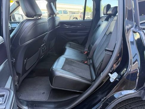 Used 2023 Jeep Grand Cherokee Altitude AWD/4WD image 16