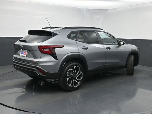 Used 2025 Chevrolet Trax RS w/ Driver Confidence Package image 24