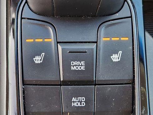 Used 2020 Hyundai Ioniq Limited image 25