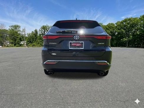 Used 2024 Toyota Venza Limited AWD/4WD image 7