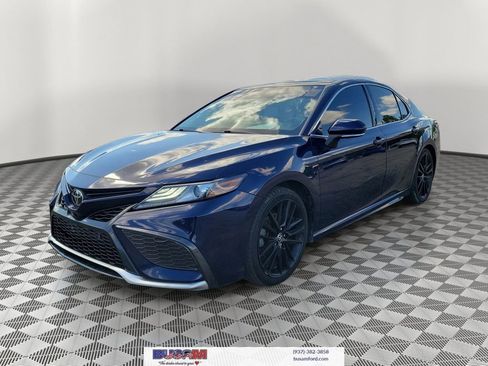 Used 2021 Toyota Camry XSE w/ Navigation Package FWD image 2