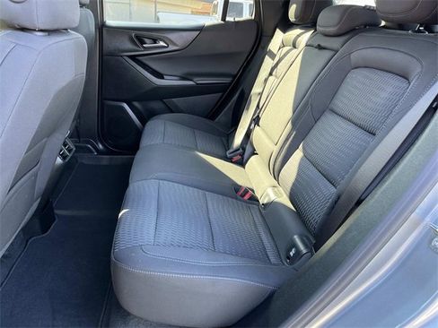 Used 2025 Chevrolet Equinox LT image 18