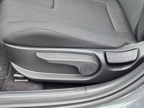 New 2026 Hyundai Elantra SE FWD image 19
