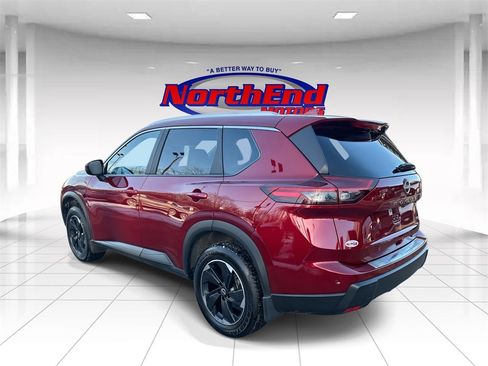 Used 2025 Nissan Rogue SV w/ SV Premium Package image 5