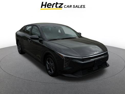 Used 2025 Kia K4 LXS image 1