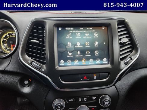 Used 2022 Jeep Cherokee Trailhawk w/ Premium Leather Package image 8