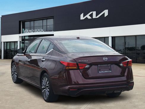 Used 2025 Nissan Altima 2.5 SV FWD image 5