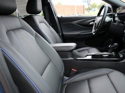 Certified 2025 Buick Envista Sport Touring w/ Convenience I Package FWD image 8