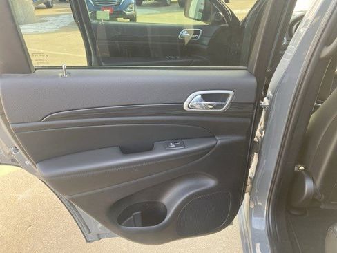 Certified 2022 Jeep Grand Cherokee Laredo X image 20