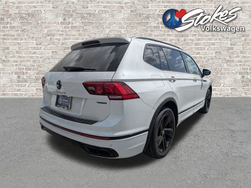 Certified 2023 Volkswagen Tiguan SE R-Line AWD/4WD image 4
