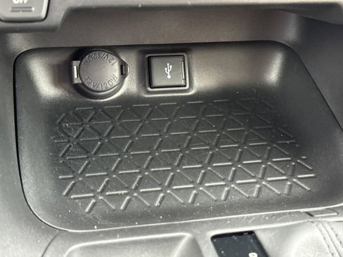 Used 2022 Toyota RAV4 XLE image 25