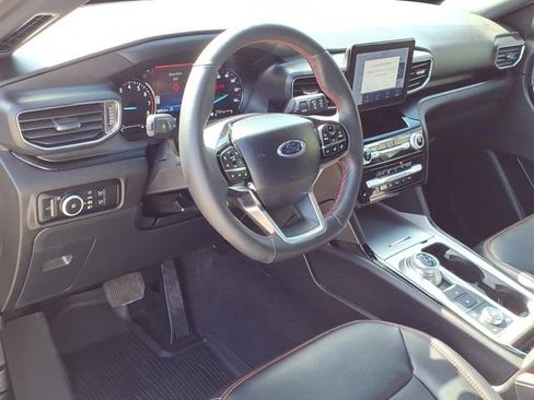 Certified 2024 Ford Explorer ST-Line w/ Class IV Trailer Tow Package AWD/4WD image 13