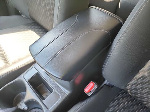 Used 2018 Nissan Rogue S FWD image 23