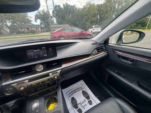 Used 2014 Lexus ES 350 w/ Premium Package FWD image 24