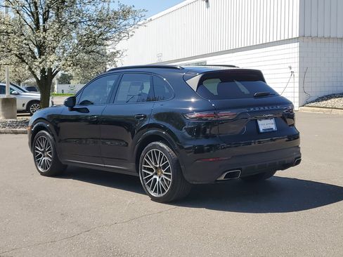 Used 2022 Porsche Cayenne image 2