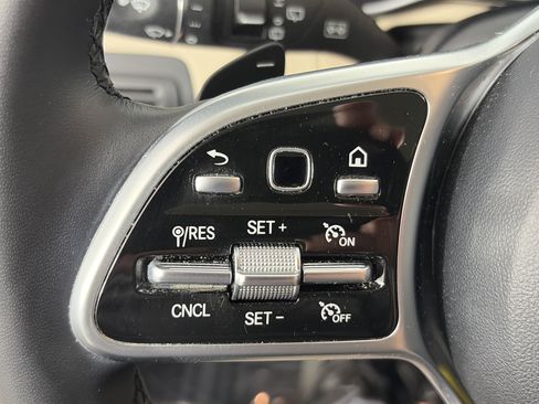Used 2022 Mercedes-Benz GLC 300 4MATIC image 33