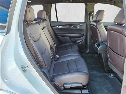 Used 2021 Cadillac XT6 Premium Luxury image 22