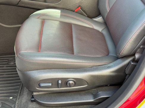 Used 2025 Chevrolet Blazer RS FWD image 28