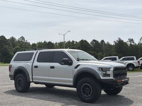 Used 2019 Ford F150 Raptor w/ Equipment Group 801A Mid image 8