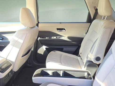 Used 2022 Nissan Pathfinder Platinum w/ Cargo Package image 17