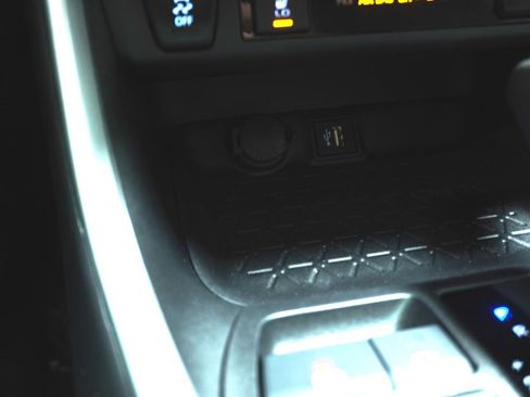 Used 2024 Toyota RAV4 XLE w/ Convenience Package AWD/4WD image 19