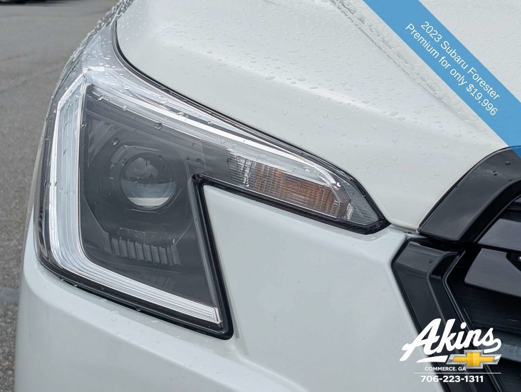 Used 2023 Subaru Forester Premium AWD/4WD image 10