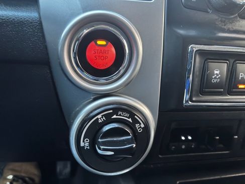 Used 2016 Nissan Titan SL image 30