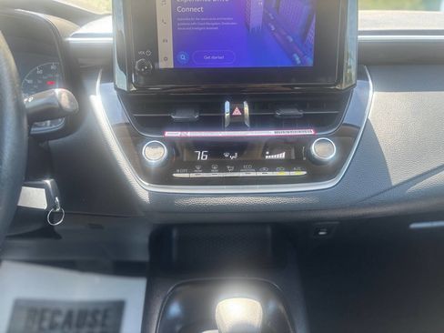 Used 2025 Toyota Corolla LE image 30