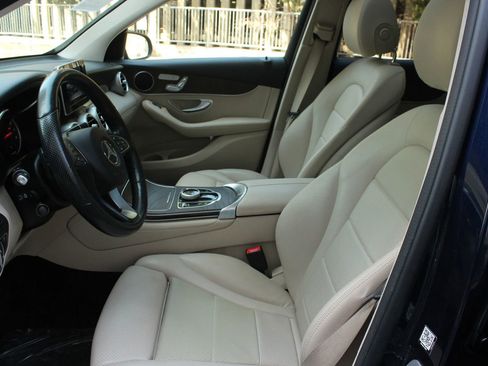 Used 2018 Mercedes-Benz GLC 300 4MATIC image 14