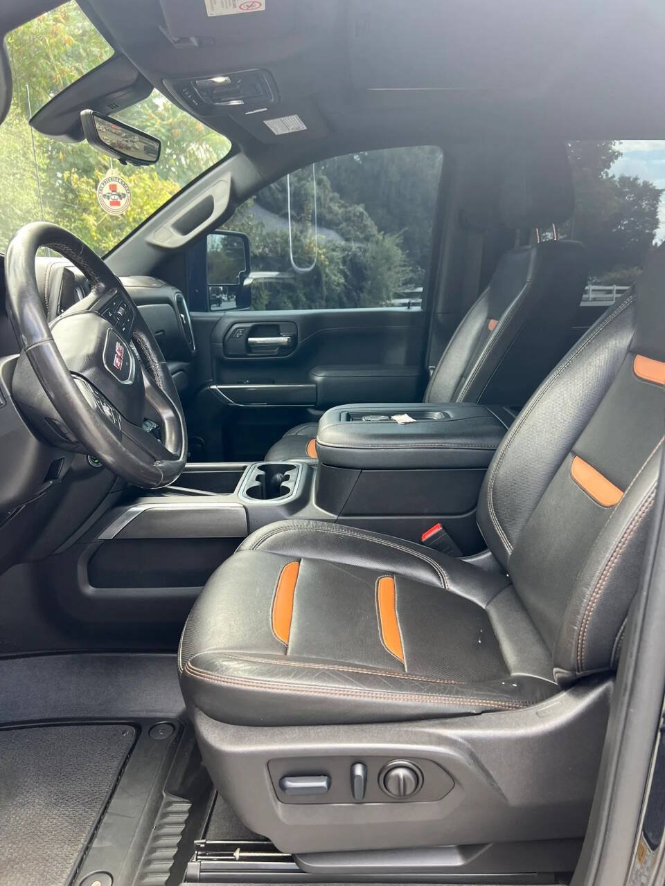 Used 2022 GMC Sierra 2500 AT4 w/ AT4 Premium Plus Package AWD/4WD image 15