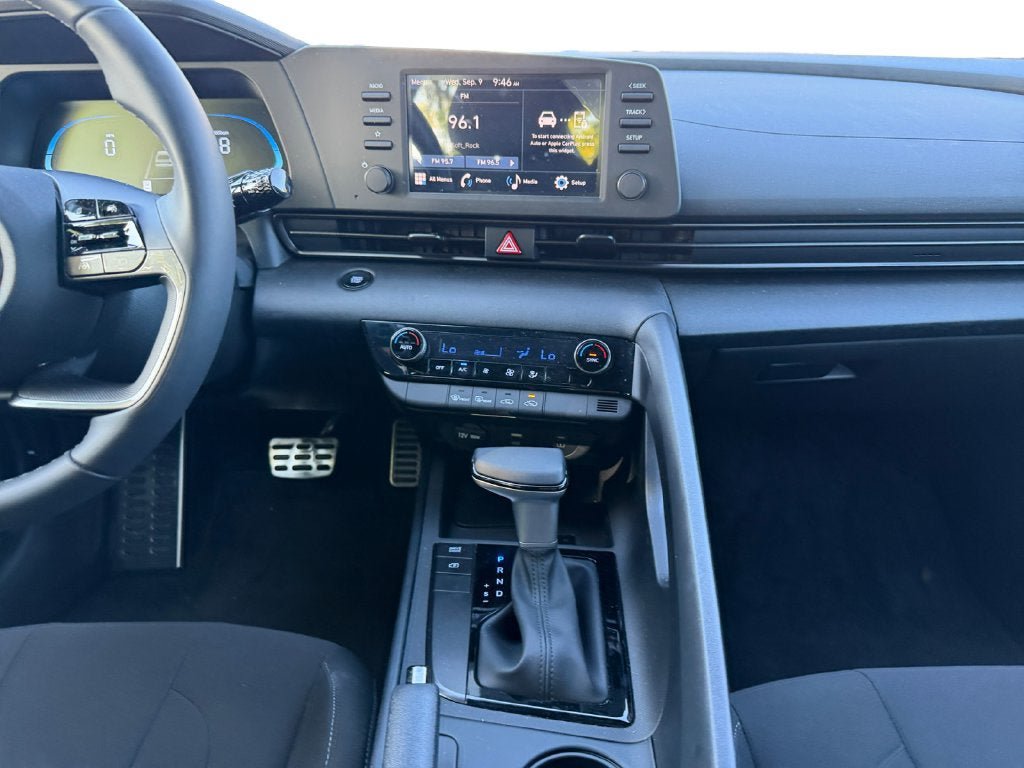 Certified 2025 Hyundai Elantra Sport FWD image 13