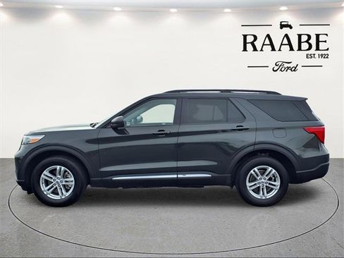 Used 2023 Ford Explorer XLT w/ Equipment Group 202A image 4