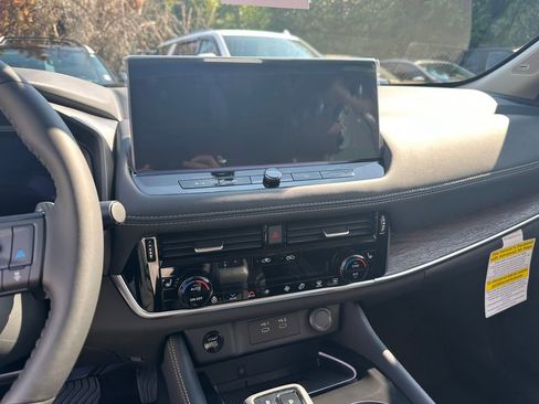 New 2026 Nissan Rogue Platinum w/ Platinum Premium Package image 17