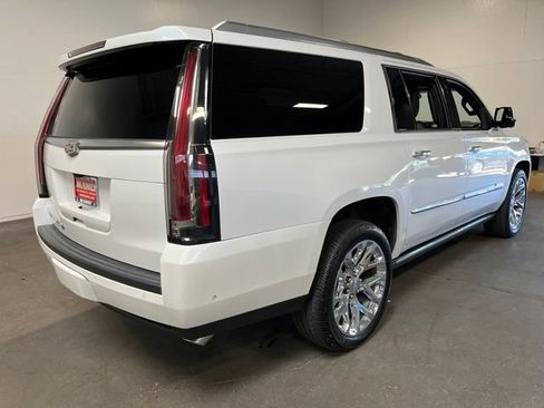 Used 2019 Cadillac Escalade ESV Platinum AWD/4WD image 3