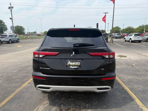 Used 2022 Mitsubishi Outlander SE AWD/4WD image 4