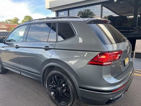 Used 2022 Volkswagen Tiguan SE R-Line image 9