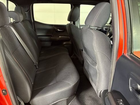 Used 2016 Toyota Tacoma TRD Sport AWD/4WD image 28
