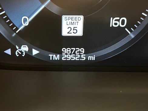 Used 2021 Volvo XC90 T8 Inscription Expression w/ Climate Package AWD/4WD image 11
